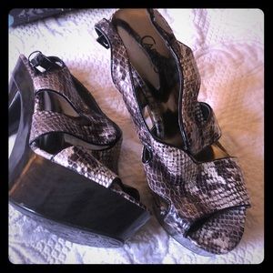 Carlos’s Santana Shoes 👠